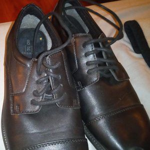 Dress shoes